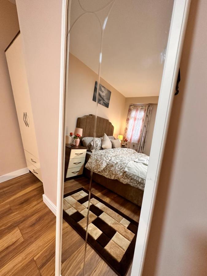 לונדון Canary Wharf Single Double And En-Suite Rooms מראה חיצוני תמונה