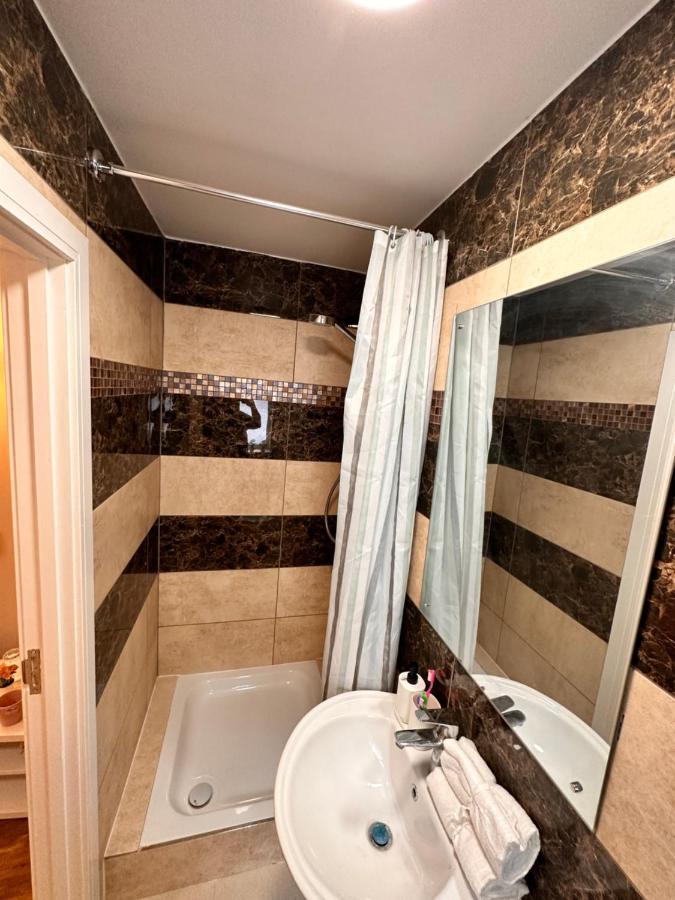 לונדון Canary Wharf Single Double And En-Suite Rooms מראה חיצוני תמונה