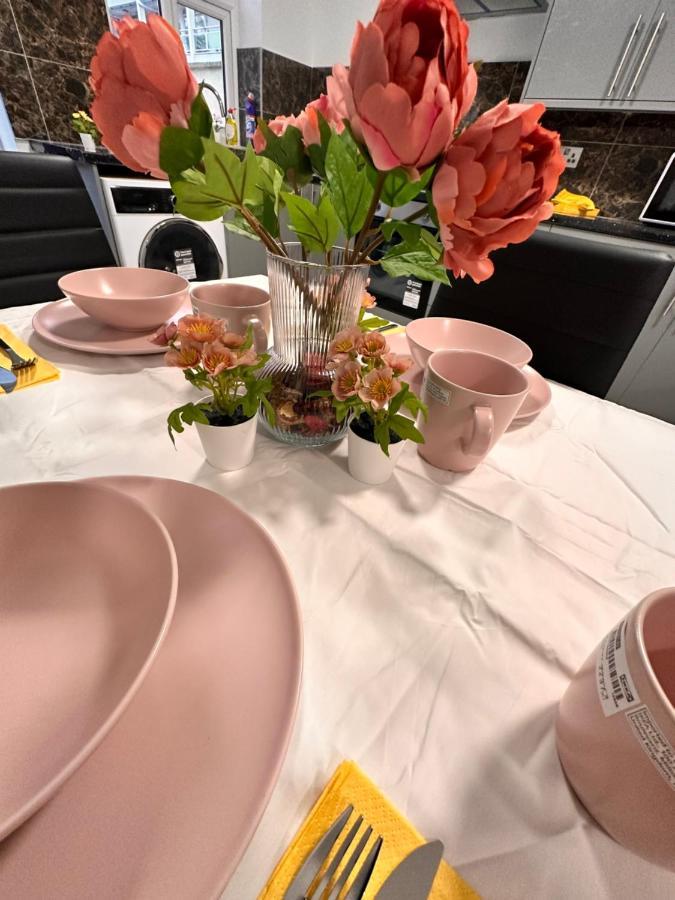 לונדון Canary Wharf Single Double And En-Suite Rooms מראה חיצוני תמונה