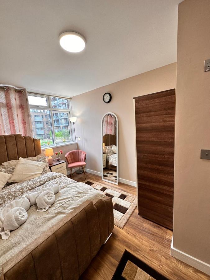 לונדון Canary Wharf Single Double And En-Suite Rooms מראה חיצוני תמונה
