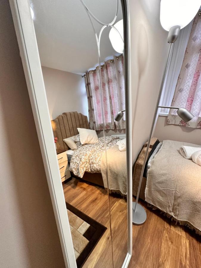 לונדון Canary Wharf Single Double And En-Suite Rooms מראה חיצוני תמונה