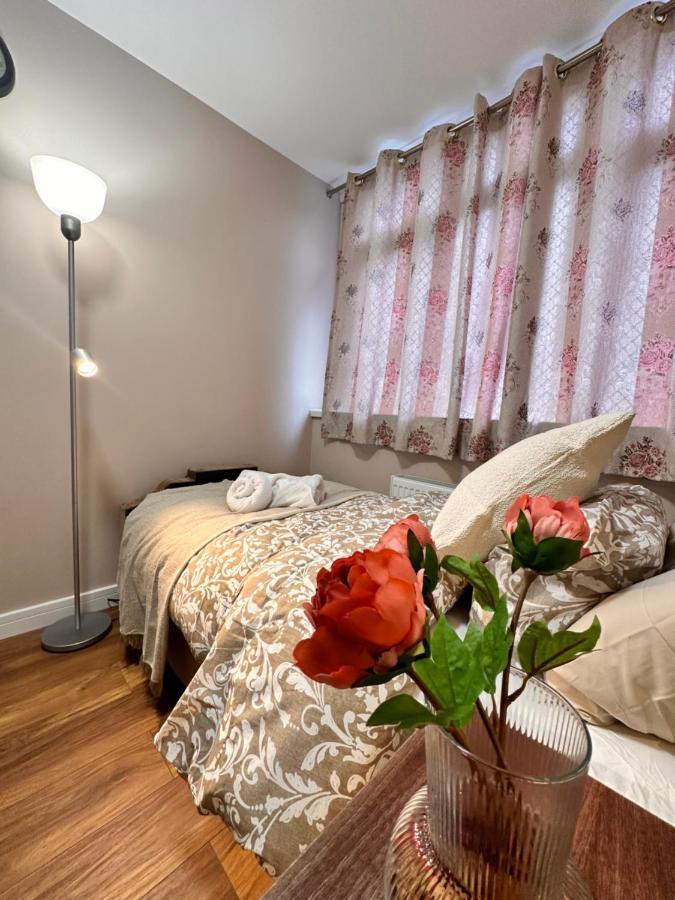 לונדון Canary Wharf Single Double And En-Suite Rooms מראה חיצוני תמונה