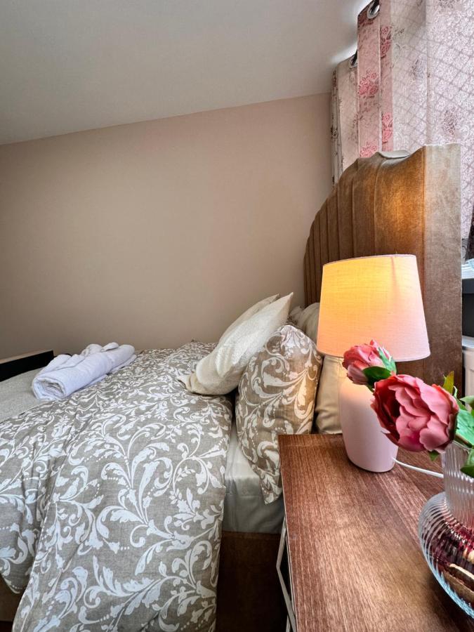 לונדון Canary Wharf Single Double And En-Suite Rooms מראה חיצוני תמונה