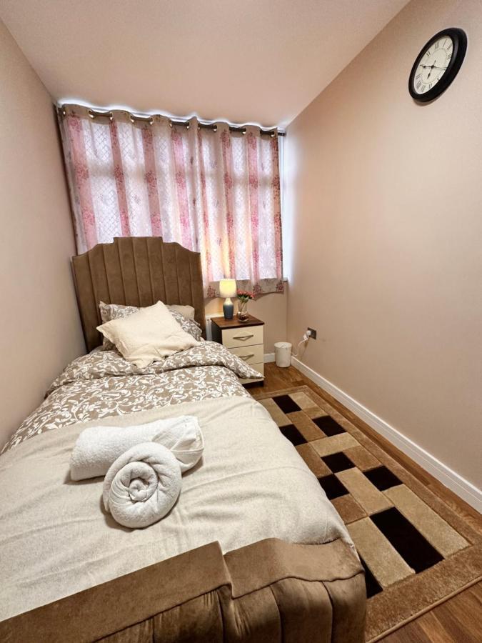 לונדון Canary Wharf Single Double And En-Suite Rooms מראה חיצוני תמונה
