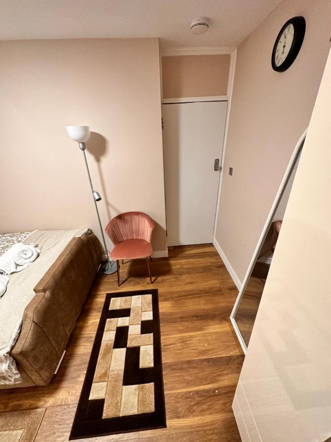 לונדון Canary Wharf Single Double And En-Suite Rooms מראה חיצוני תמונה