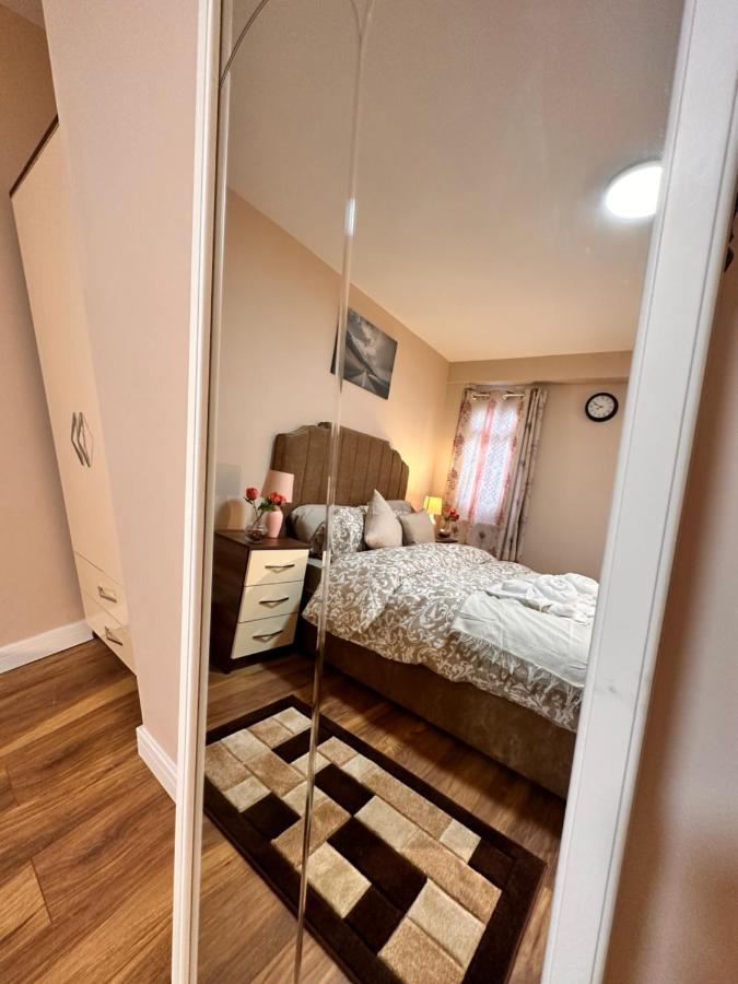 לונדון Canary Wharf Single Double And En-Suite Rooms מראה חיצוני תמונה