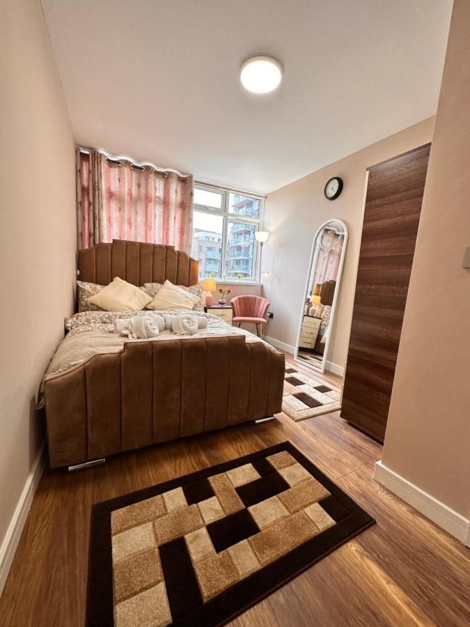 לונדון Canary Wharf Single Double And En-Suite Rooms מראה חיצוני תמונה